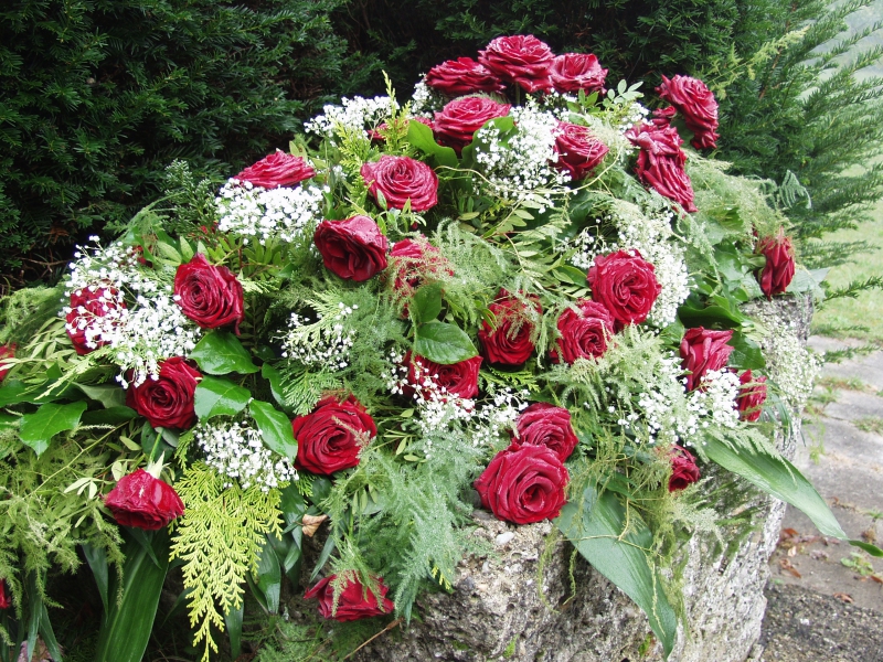 funeraire-ARTIGUES-min_roses-61203